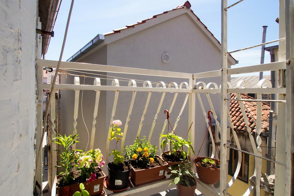 Split Accommodation Стая снимка